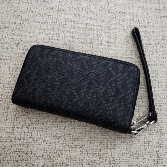 Michael Kors | Jet Set Wallet - Picture 3 of 9